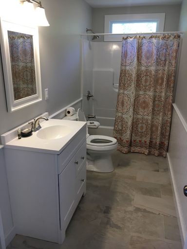 Bathroom 5, Linekin Bay Resort, Lincoln