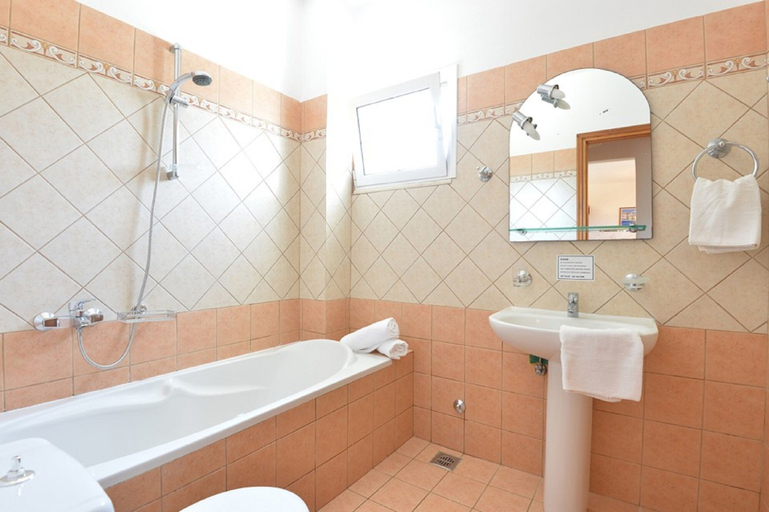 Bathroom 3, Blue Horizon, Ionian Islands