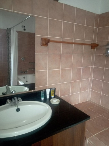 Bathroom 3, Chaminuka Lodge and Nature Reserve, Lusaka