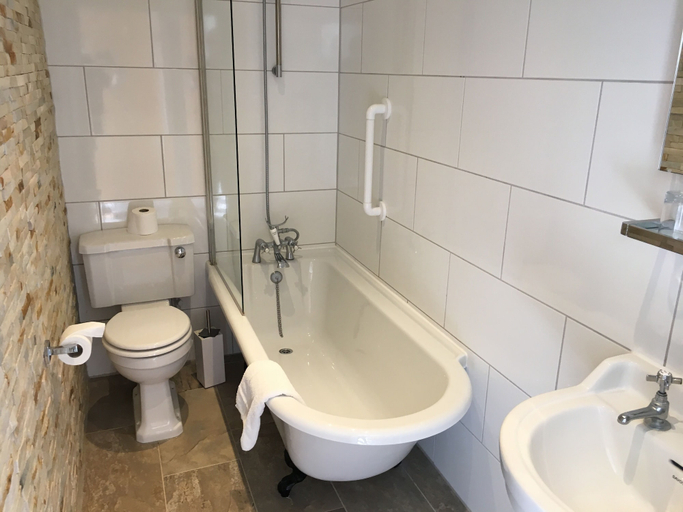 Bathroom 4, Queenswood Hotel, North Somerset
