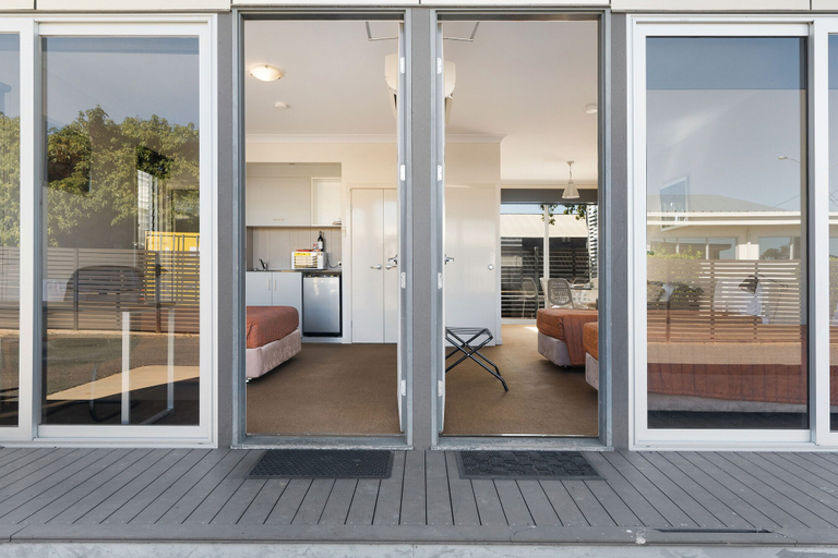 Others 5, Smart Stayzzz Inns Clermont, Belyando