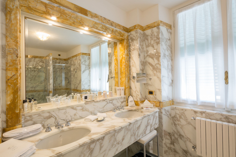 Bathroom 5, Imperiale Palace Hotel, Genova