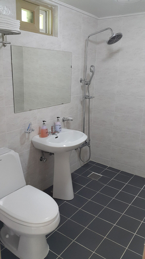 Bathroom 4, Dreaming Forest, Seogwipo