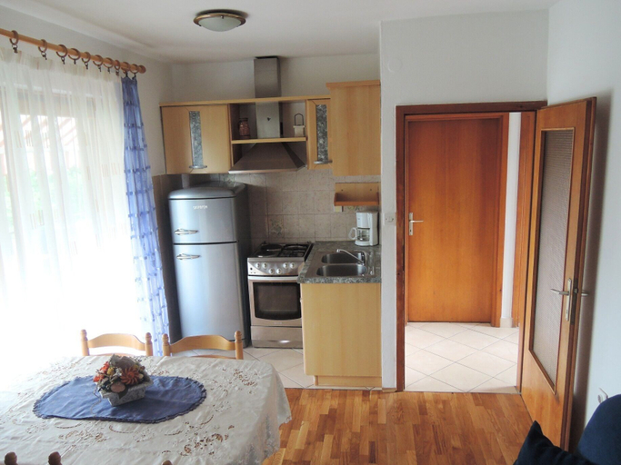 Others 5, Apartment Sabina & Grapes, Malinska-Dubašnica