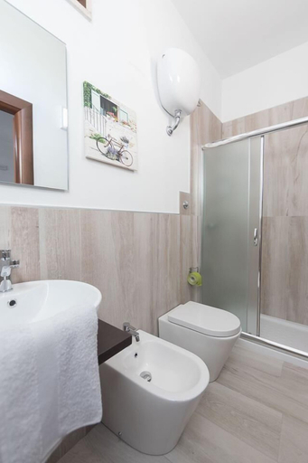 Bathroom 3, Iori Salento B&B, Brindisi