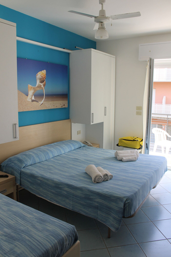 Bedroom 4, Esperia, Rimini