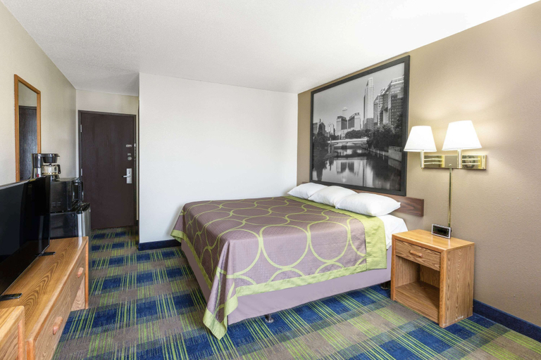 Bedroom 3, Super 8 by Wyndham Columbus, Platte