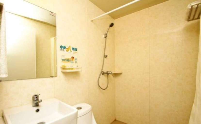 Bathroom, Meet int'l Youth Hostel Zhejiang Rd, Qingdao