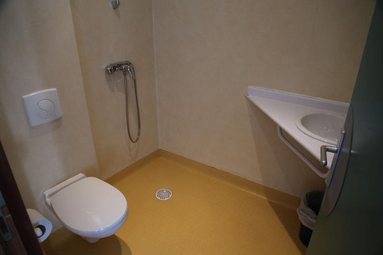 Bathroom 5, Espace Montcalm, Morbihan