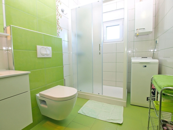 Bathroom 3, Apartment 1287, Pula