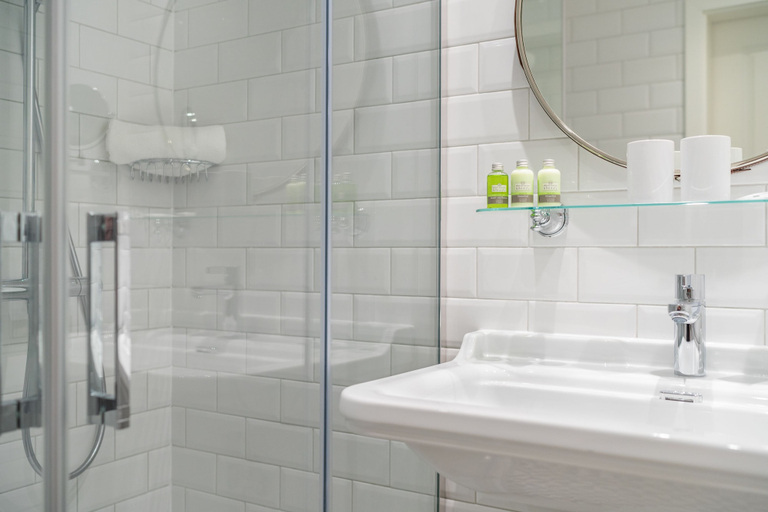 Bathroom 5, Strandhotel Ahlbeck, a member of Radisson Individuals, Vorpommern-Greifswald