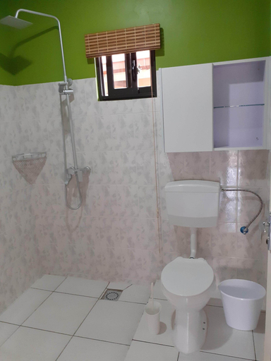 Bathroom 4, Max Garden and Pool, Blauwgrond