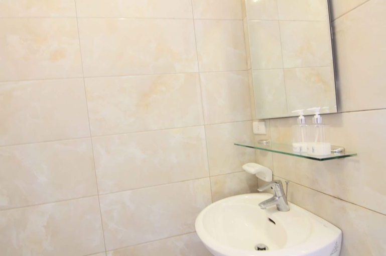 Bathroom 4, Yahu Hotel, Chiayi County