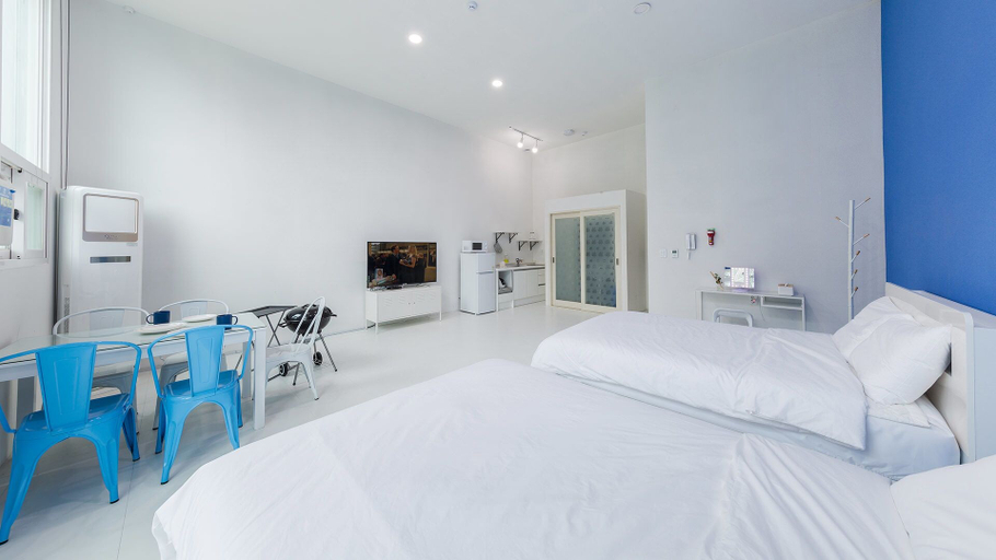 Bedroom 2, Yeongheungdo Tour Pension, Ongjin