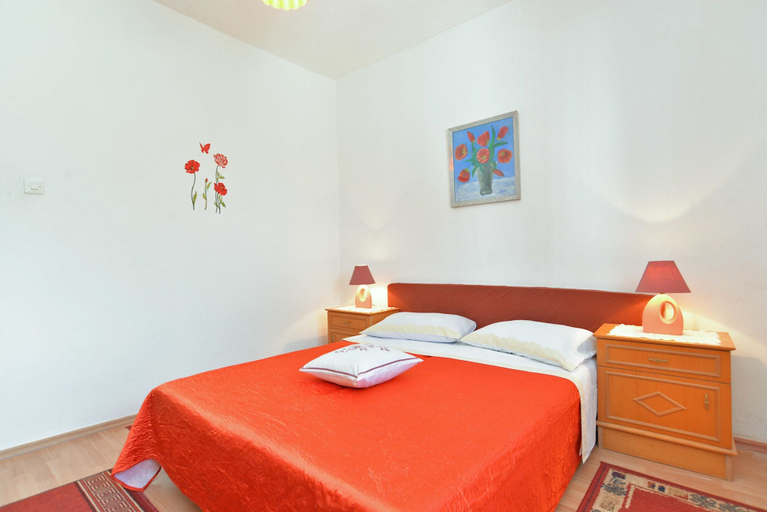 Bedroom 2, Apartment 725, Fažana