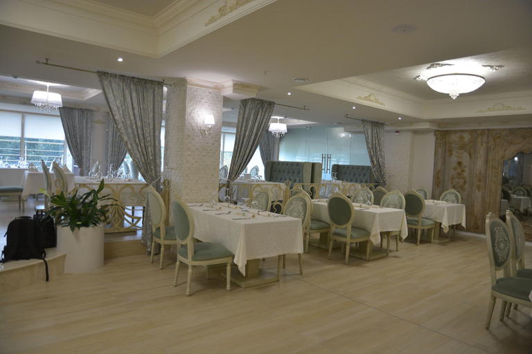Food & Drinks 5, Bristol Central Park Hotel