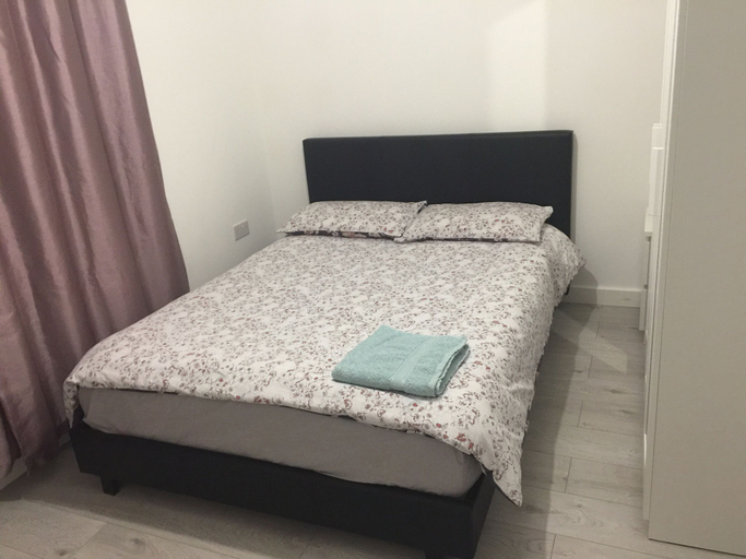 Bedroom 5, Sleep In Oxford, Oxfordshire