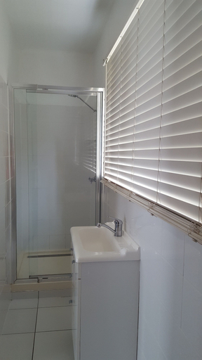 Bathroom 3, International Lodge, Mackay - Pt A