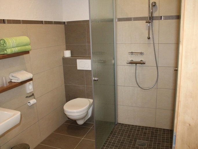 Bathroom 5, Landgasthof Winzerscheune, Cochem-Zell