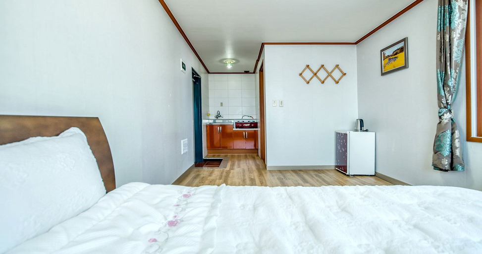 Bedroom 3, Sea Dragon Pension, Seogwipo