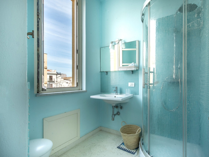 Bathroom, Palazzo Castrofilippo Apartment by Wonderful Italy, Palermo