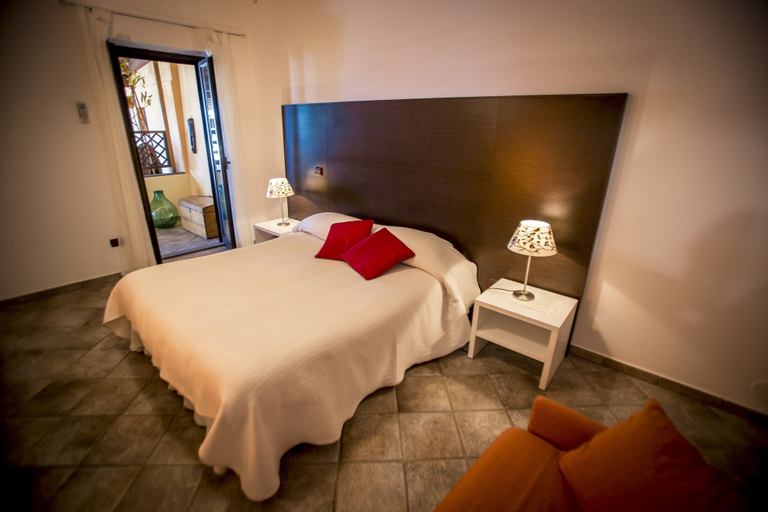 Bedroom 3, Al Belvedere Salina, Messina