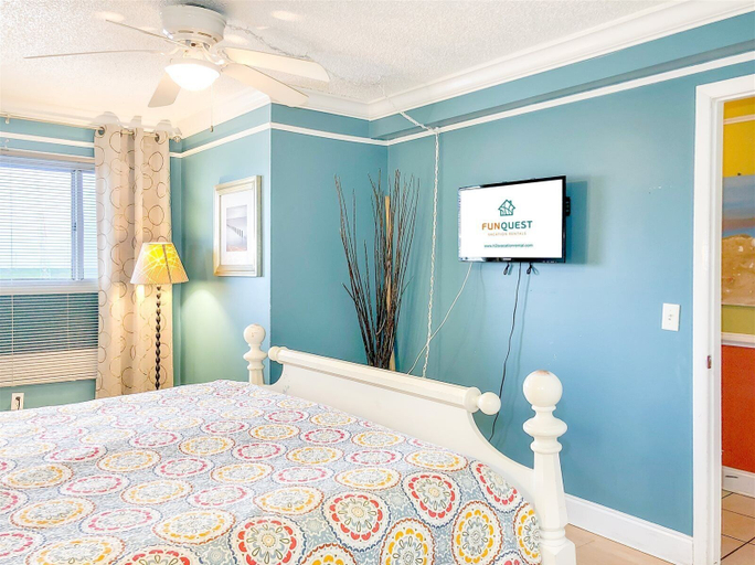 Bedroom 1, The Summit 1306, Bay