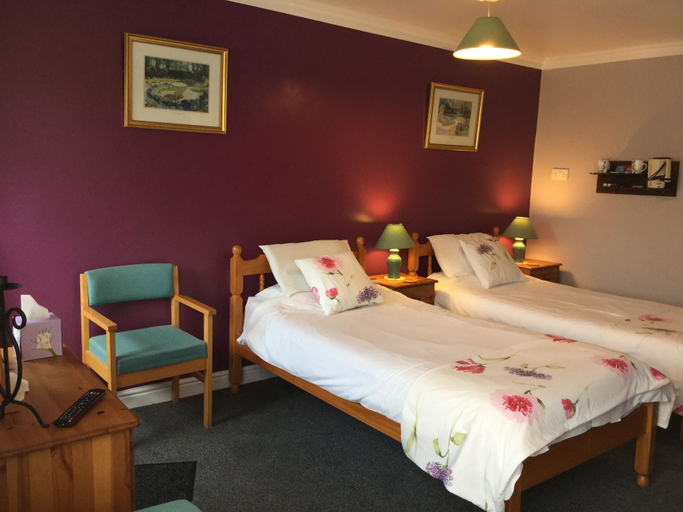 Bedroom 2, The Fountain Inn, Gloucestershire