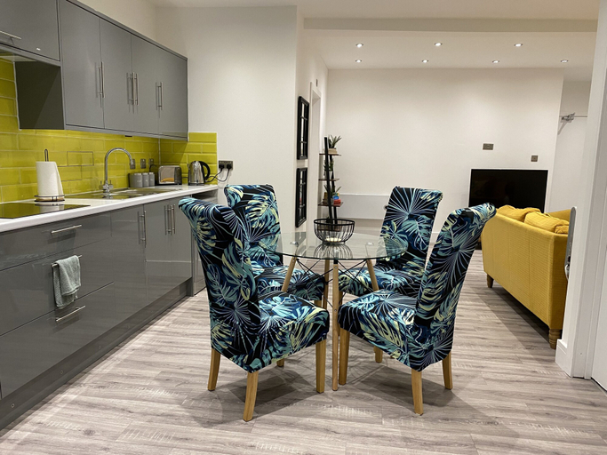 Others 5, Stylish 3beds Nystyle Apt - Parking, Self Check-in, Swansea