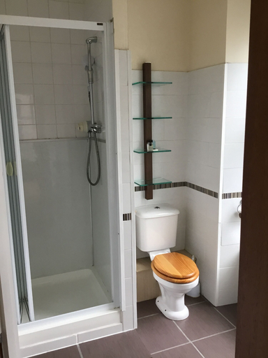 Bathroom 5, Aberdeen House, Aberdeen