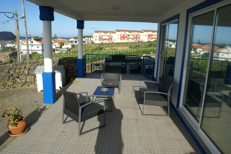 Food & Drinks, Waterfront View, Angra do Heroísmo