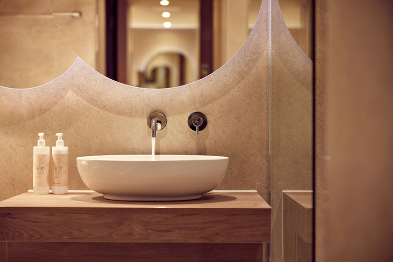 Bathroom 5, Van der Valk Hotel Gorinchem - A15, Gorinchem