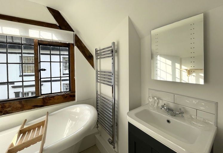 Bathroom 3, Humbug Cottage, Shropshire