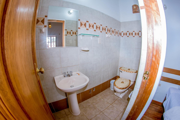 Bathroom 5, Hostal El Grial, Cusco