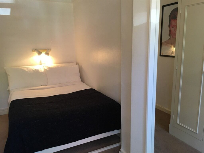 Bedroom 4, Marble Apartments, London