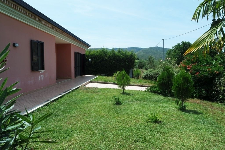 Others 5, Villa Kalithea, Salerno