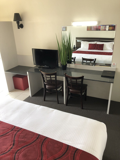 Bedroom 3, Golden West Motor Inn, Dubbo - Pt A