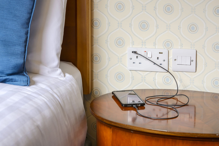 Bedroom 3, Dromhall Hotel