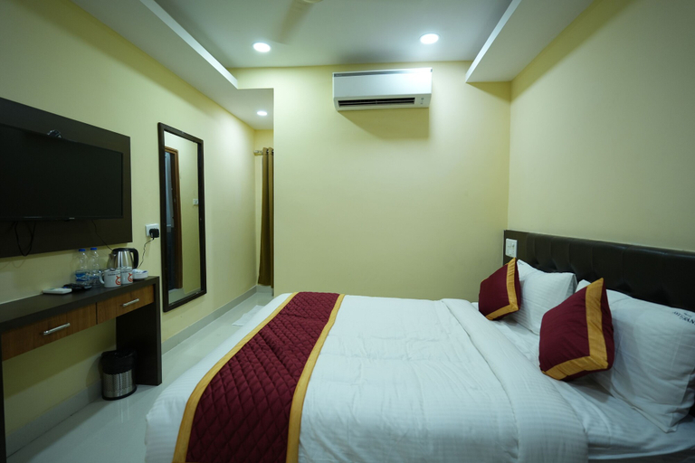 Bedroom 3, Lemonridge by Monday Hotels Kukatpally, Ranga Reddy