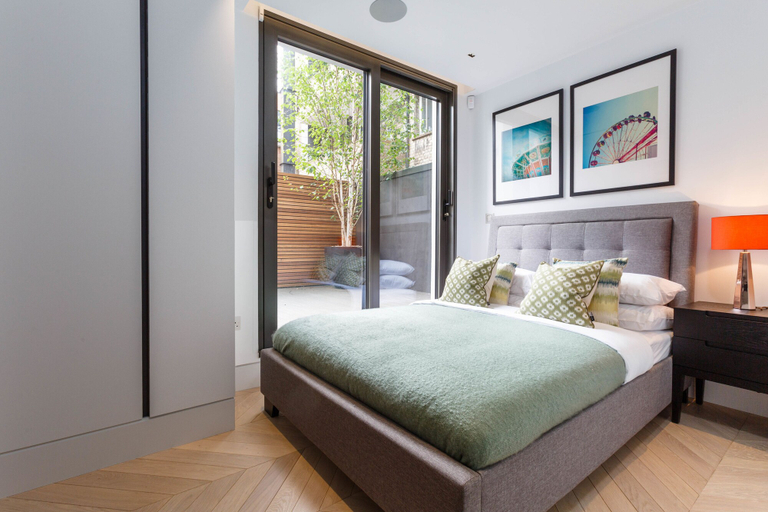 Bedroom 3, Goodge Street, London
