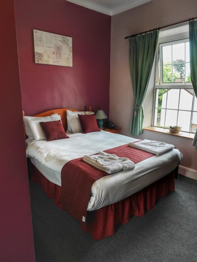 Bedroom 2, The Fountain Inn, Gloucestershire