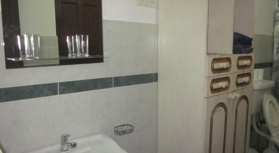 Bathroom 3, Leijay Garden Retreat, Galle Four Gravets