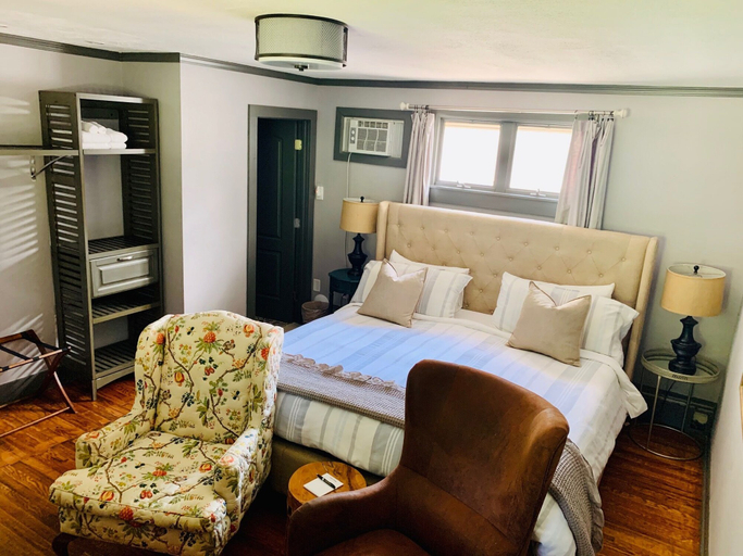 Bedroom 3, The Inn At Warm Springs, Bath