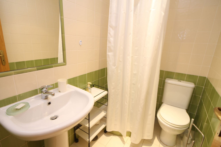 Bathroom 4, 10 Villa 56 by Herdade de Montalvo, Alcácer do Sal