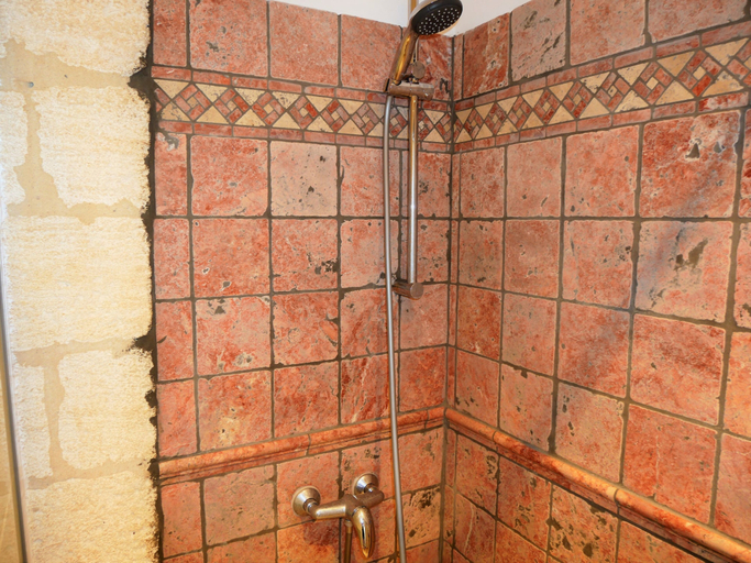 Bathroom 4, Le Travertin, Vaucluse