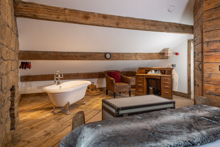 Bathroom 5, The Craven Heifer Addingham, Bradford