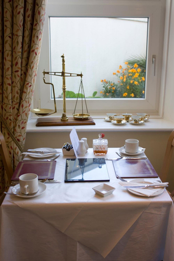 Food & Drinks 4, 17 Wilmington Square, East Sussex