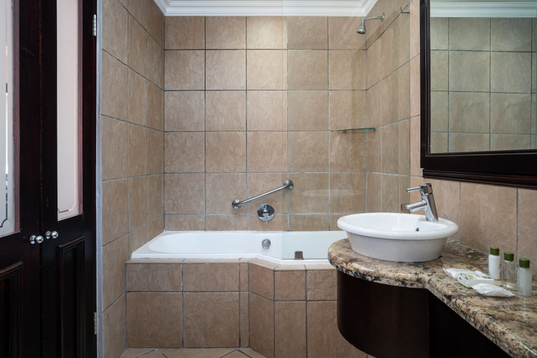 Bathroom 5, Premier Hotel Pretoria, City of Tshwane