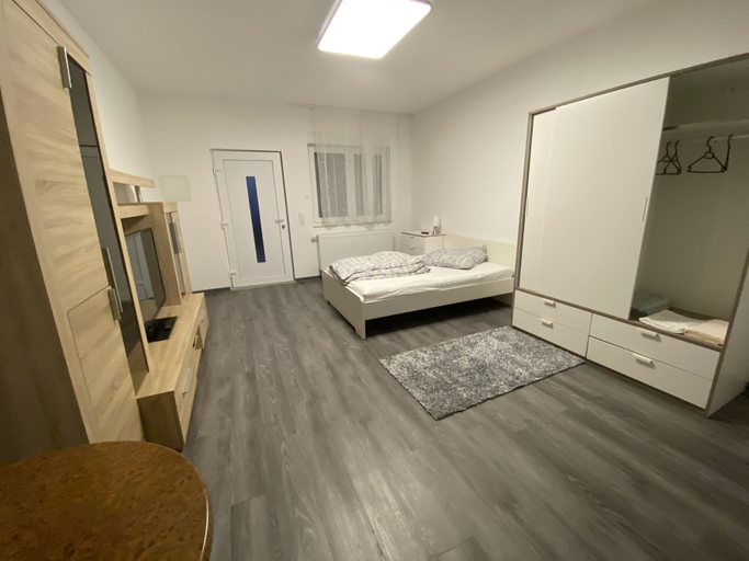 Bedroom 4, Pension Neon, Mannheim