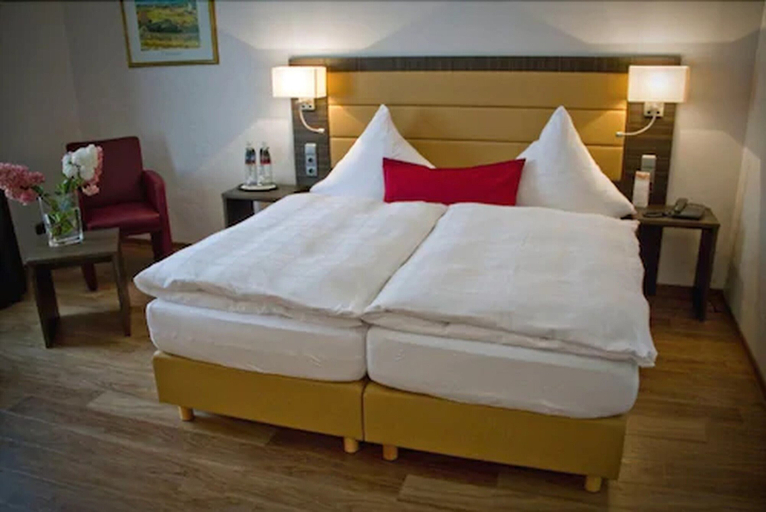 Bedroom 3, Hotel Restaurant Passmann, Märkischer Kreis